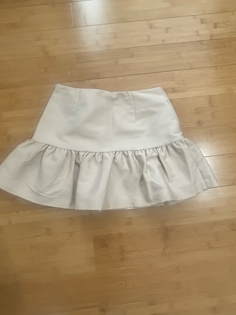 H&M Light Cream Ruffle Hem Circle Skort